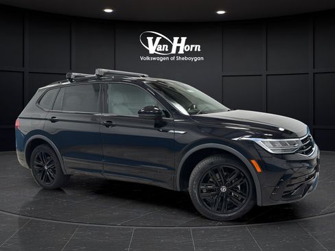 Used 2022 Volkswagen Tiguan SE R-Line AWD/4WD image 1