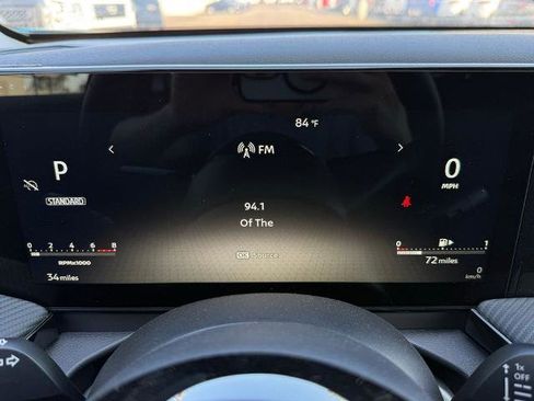 New 2025 Nissan Kicks SR image 30