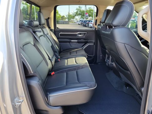 Used 2019 RAM 1500 Laramie AWD/4WD image 12