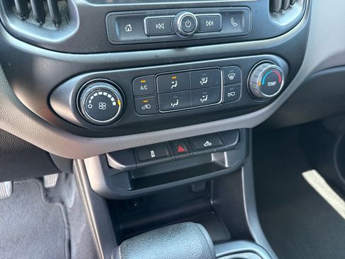 Used 2019 Chevrolet Colorado W/T w/ WT Convenience Package RWD image 19
