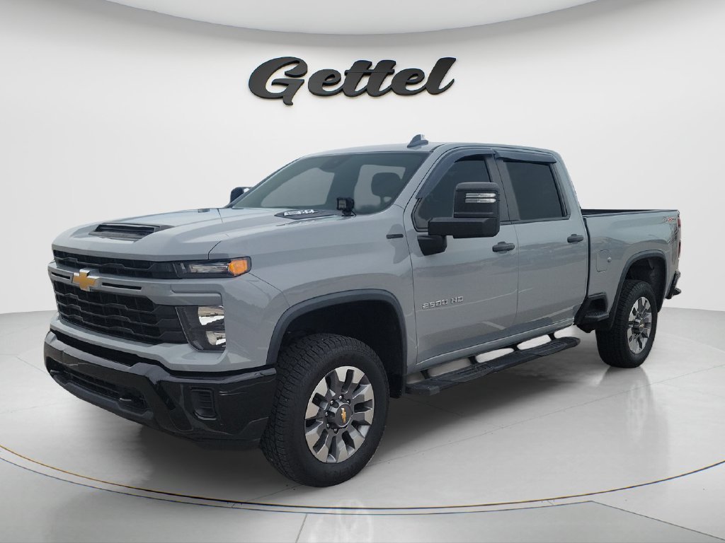 Used 2024 Chevrolet Silverado 2500 Custom AWD/4WD image 1