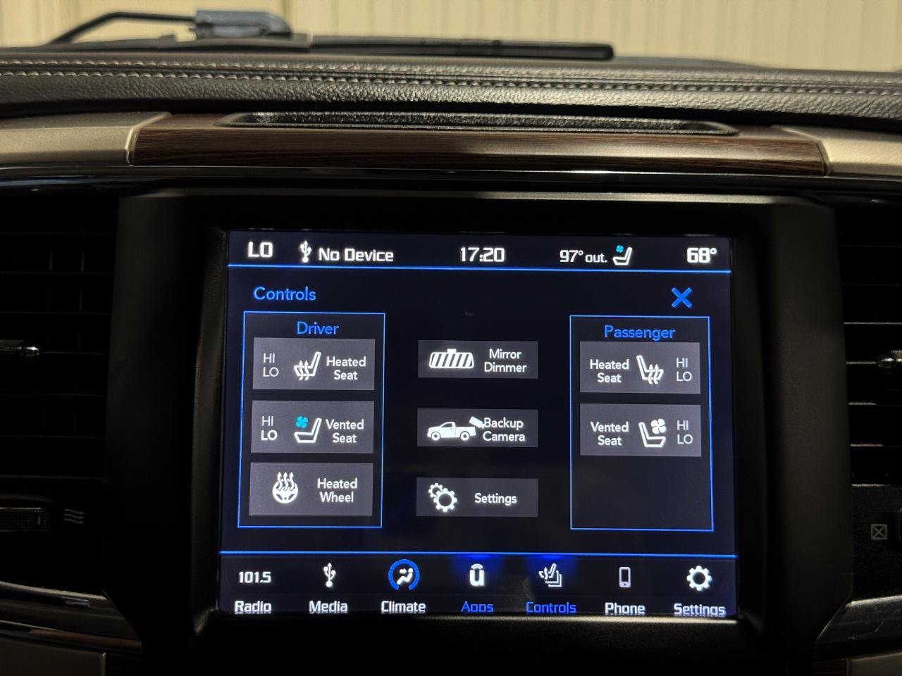 Used 2018 RAM 2500 Laramie w/ Convenience Group AWD/4WD image 41