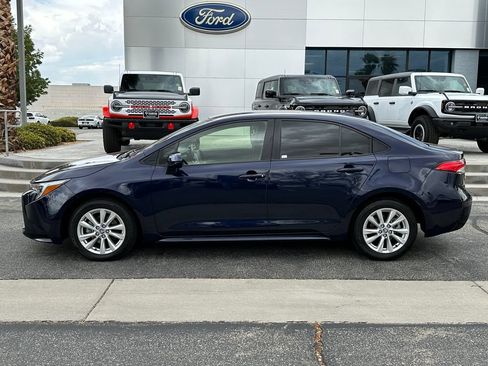 Used 2025 Toyota Corolla LE w/ LE Premium Package FWD image 3