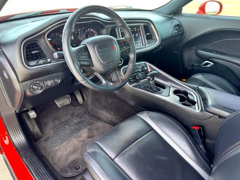 Used 2018 Dodge Challenger R/T Plus image 19