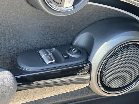 Used 2022 MINI Cooper S image 12