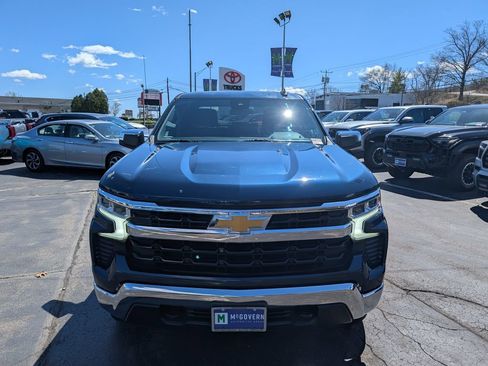 Used 2022 Chevrolet Silverado 1500 LT AWD/4WD image 11