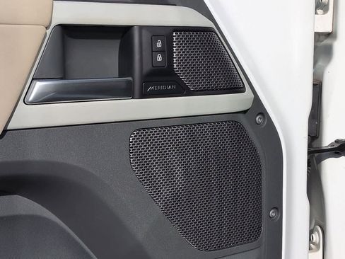 Used 2021 Land Rover Defender 110 S image 33