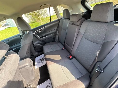 Used 2025 Toyota RAV4 XLE AWD/4WD image 39