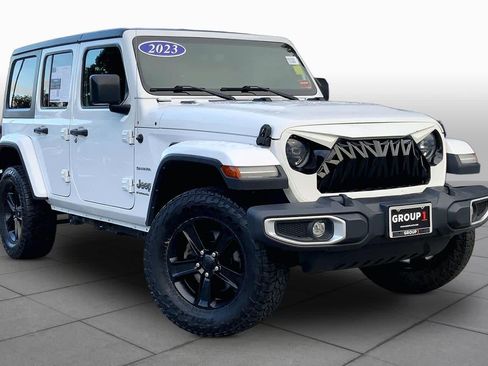 Used 2023 Jeep Wrangler Unlimited Sahara w/ LED Lighting Group AWD/4WD image 3