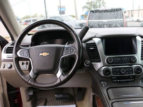 Used 2017 Chevrolet Suburban Premier image 19