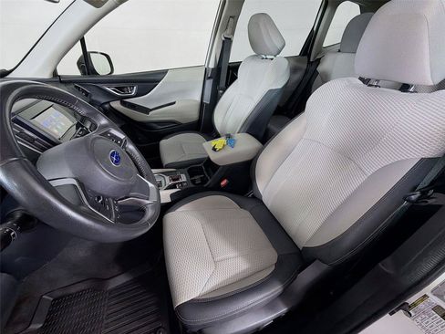 Used 2023 Subaru Forester Premium AWD/4WD image 2