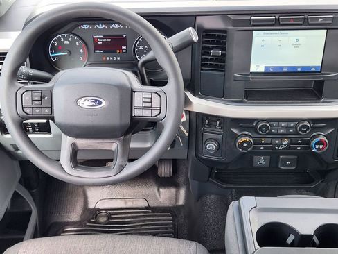 Used 2024 Ford F250 XL image 28