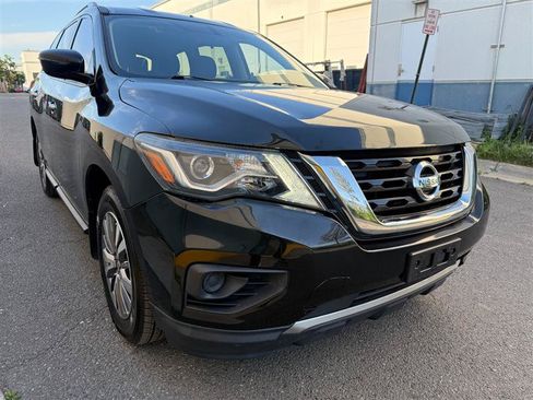 Used 2018 Nissan Pathfinder S AWD/4WD image 10