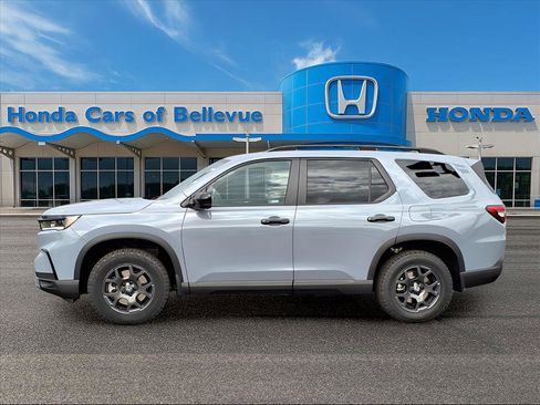 New 2025 Honda Pilot TrailSport image 2