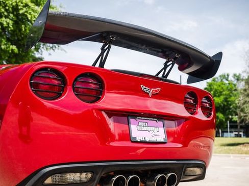 Used 2008 Chevrolet Corvette Coupe w/ Preferred Equipment Group RWD image 32