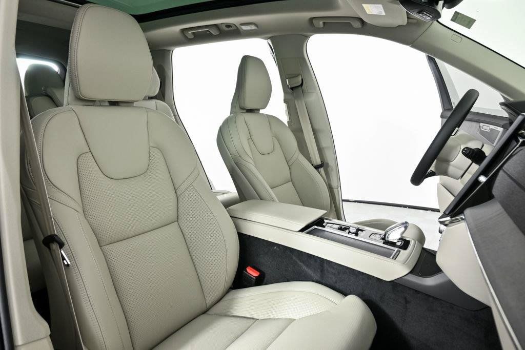 Used 2026 Volvo XC90 B6 Ultra w/ Protection Package AWD/4WD image 26
