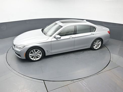 Used 2016 BMW 750i xDrive image 36