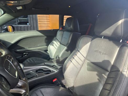 Used 2015 Dodge Challenger SRT Hellcat image 9