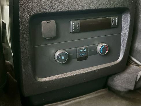 Used 2017 Ford Expedition XLT image 13