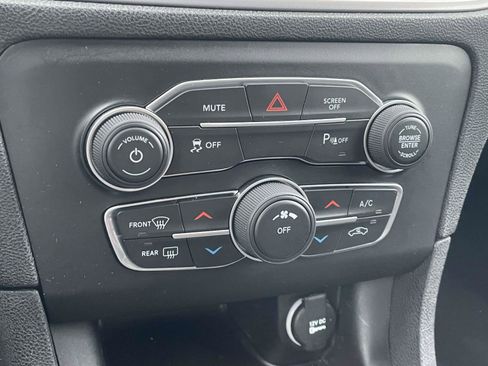 Used 2023 Dodge Charger SXT w/ Blacktop Package image 17