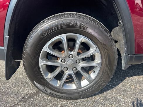 Used 2016 Jeep Grand Cherokee Limited AWD/4WD image 14
