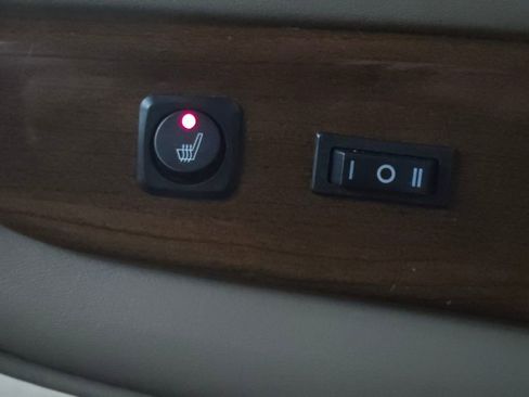 Used 2018 Chevrolet Express 2500 w/ Enhanced Convenience Package image 21