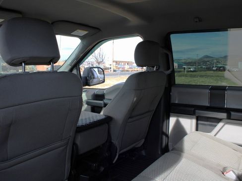 Used 2017 Ford F150 XLT image 16