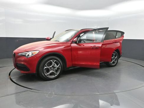 Used 2023 Alfa Romeo Stelvio Sprint AWD/4WD image 42