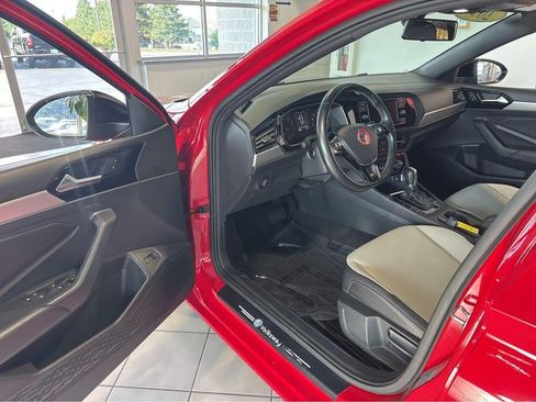 Used 2019 Volkswagen Jetta R-Line FWD image 17