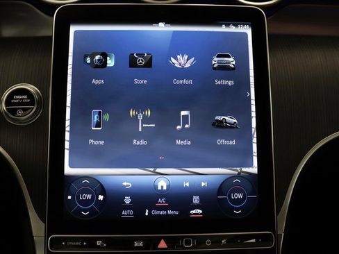 Used 2024 Mercedes-Benz GLC 300 4MATIC w/ Driver Assistance Package image 7