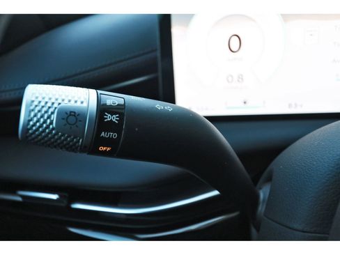 Used 2025 Genesis G80 2.5T image 19