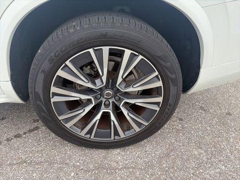 Used 2022 Volvo XC90 T5 Momentum FWD image 9