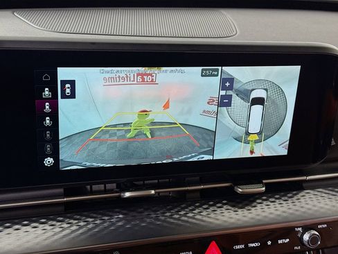 Used 2024 Kia Carnival SX Prestige image 7