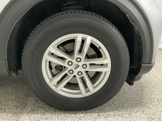 Used 2021 Ford Explorer XLT w/ Equipment Group 202A AWD/4WD image 14
