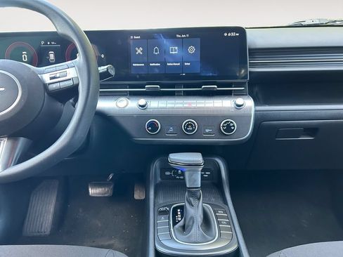 Used 2024 Hyundai Kona SE AWD/4WD image 11
