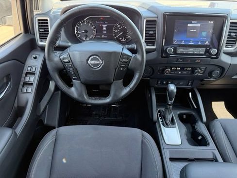 Used 2023 Nissan Frontier SV w/ SV Convenience Package RWD image 10