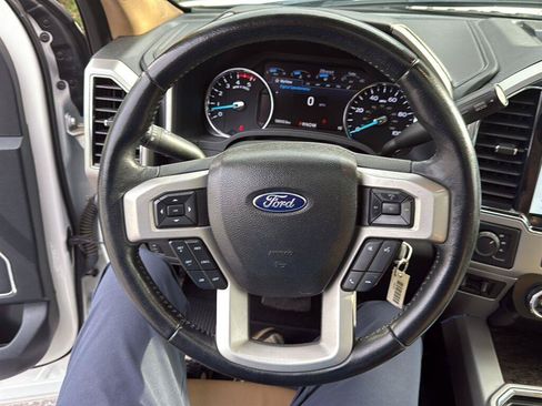 Used 2022 Ford F250 Lariat w/ Tremor Off-Road Package AWD/4WD image 9