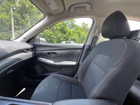 Used 2024 Nissan Sentra S FWD image 17