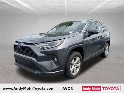 Used 2021 Toyota RAV4 XLE w/ Convenience Package AWD/4WD image 4