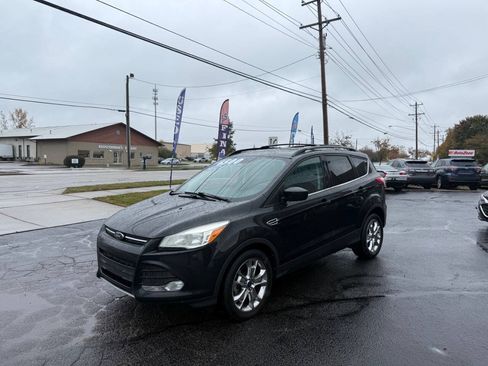 Used 2014 Ford Escape SE w/ Equipment Group 201A FWD image 3