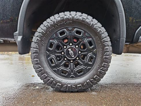 Used 2024 Chevrolet Silverado 2500 High Country w/ High Country Premium Package image 13