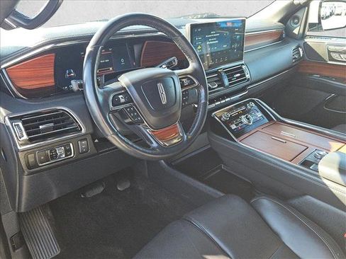 Used 2024 Lincoln Navigator Reserve w/ Monochromatic Package image 10