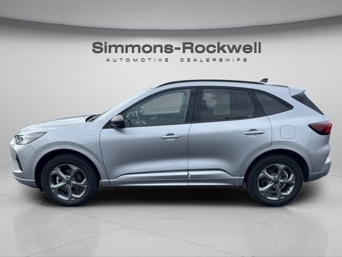Used 2024 Ford Escape ST-Line w/ Tech Pack #1 AWD/4WD image 2