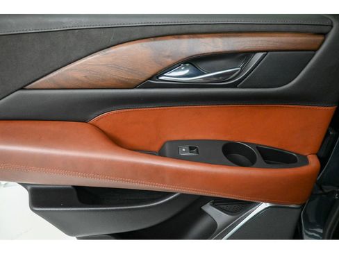 Used 2020 Cadillac Escalade Luxury image 27