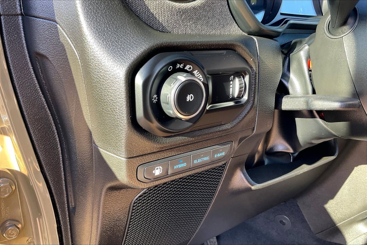 Used 2025 Jeep Wrangler Unlimited Sport S 4xe AWD/4WD image 35