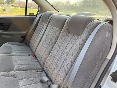 Used 2002 Chevrolet Malibu LS image 15