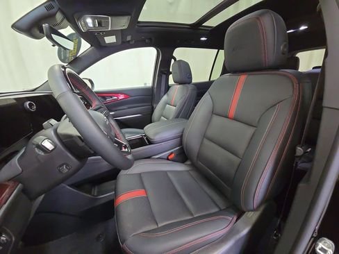 Used 2024 Chevrolet Traverse RS AWD/4WD image 26