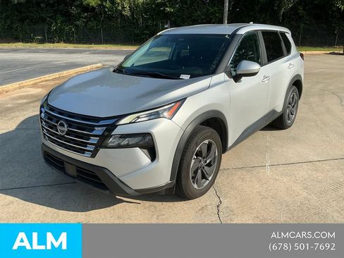 Used 2024 Nissan Rogue SV FWD image 1