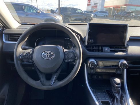 Used 2023 Toyota RAV4 XLE w/ Convenience Package image 12
