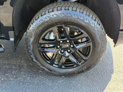 Used 2026 Chevrolet Silverado 1500 LT Trail Boss w/ LT Trail Boss Premium Package AWD/4WD image 9